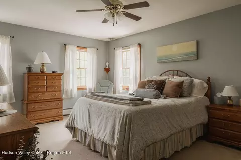 Bedroom - 4 Echo Valley Rd, Red Hook, NY 12571 photo 2 of 4
