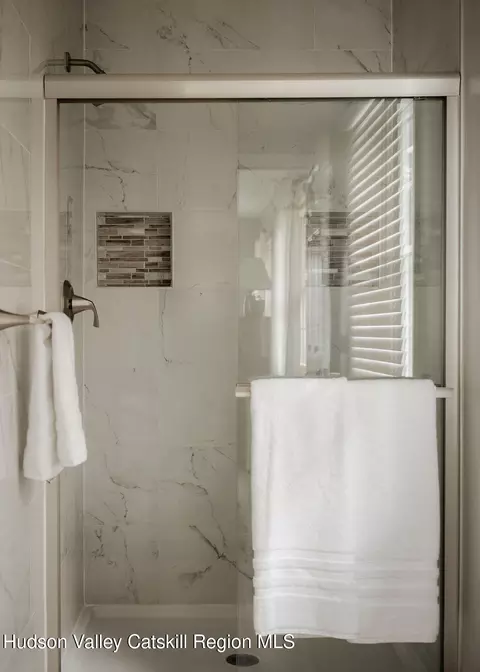 Bath - 4 Echo Valley Rd, Red Hook, NY 12571 photo 3 of 3