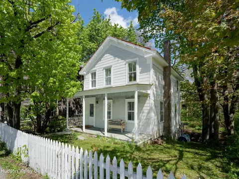 6 Church Ave, Germantown, NY 12526
