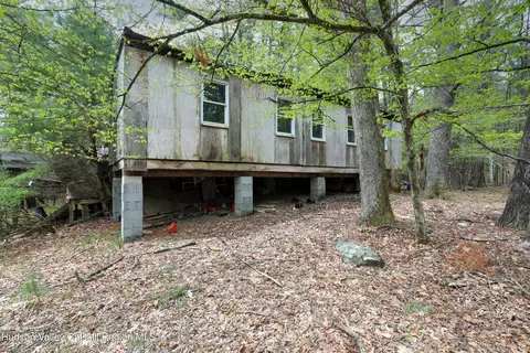 44 Pine Grove Rd, Kerhonkson, NY 12446