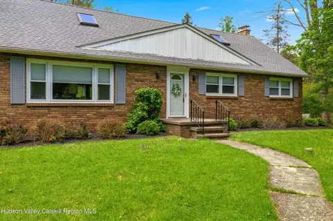 22 Candlewood Ln, Stone Ridge, NY 12484