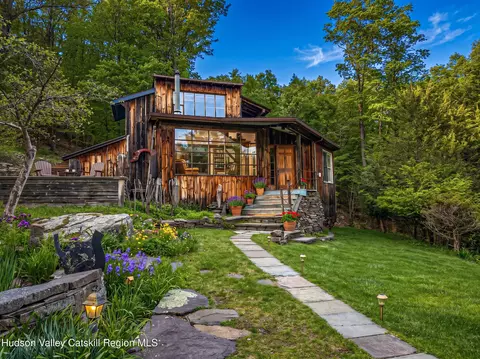 14 Lions Way, Shady, NY 12409