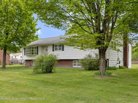 104 New Paltz Rd, Highland, NY 12528