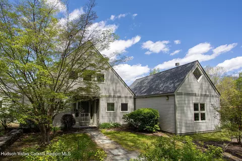 322 Arcadia Dr, Ancramdale, NY 12503