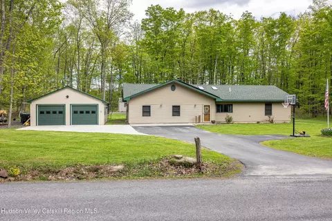 736 Plattekill Rd, Freehold, NY 12431
