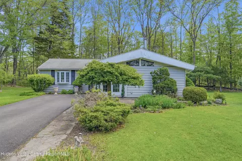 7 Maryland Ct, Stone Ridge, NY 12484