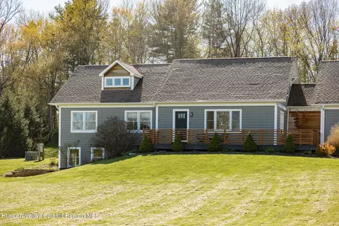 23 Petty Dr, Ghent, NY 12075