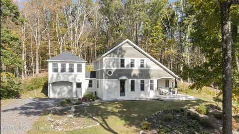 49 Knapp Hollow Ln, Hillsdale, NY 12529