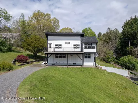6 Wang Dr, Craryville, NY 12521