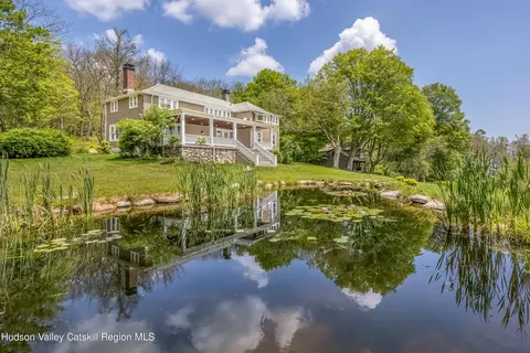 220 Vista Maria Rd, Cragsmoor, NY 12420