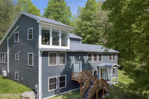 606 Old Post Rd, New Paltz, NY 12561