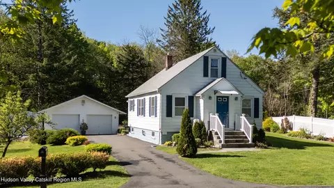 372 Union Center Rd, Ulster Park, NY 12487