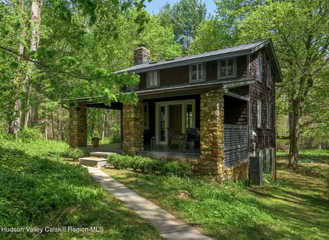 180 Collins St, Hillsdale, NY 12529