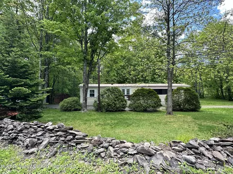 147 Nelson Hoff Rd, Saugerties, NY 12477