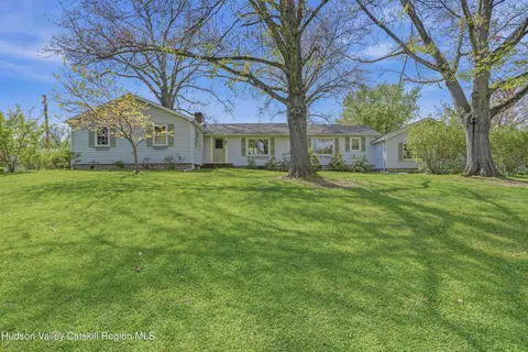 711 Neighborhood Rd, Lake Katrine, NY 12449
