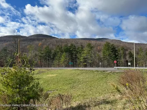 5485 Ny-212, Mount Tremper, NY 12457