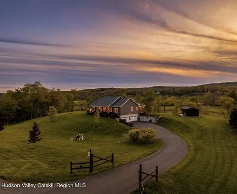 333 Farm Rd, Copake, NY 12516