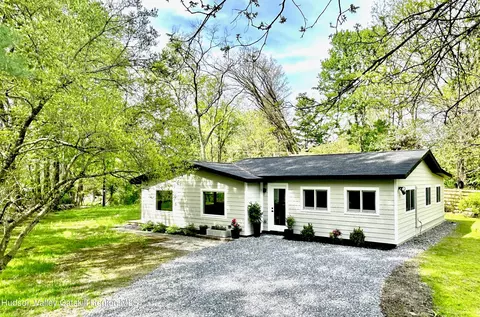 12 Maryland Ct, Stone Ridge, NY 12484