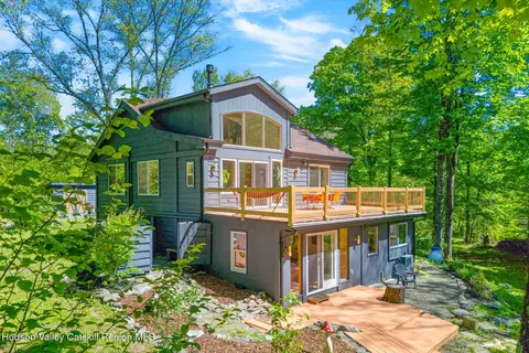 10 Kolb Rd, Boiceville, NY 12412