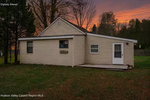 124 Mohawk Ave, Broadalbin, NY 12025