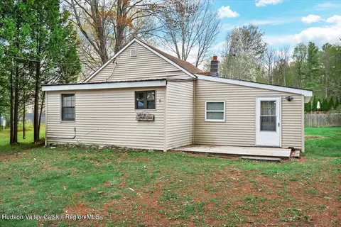 124 Mohawk Ave, Broadalbin, NY 12025