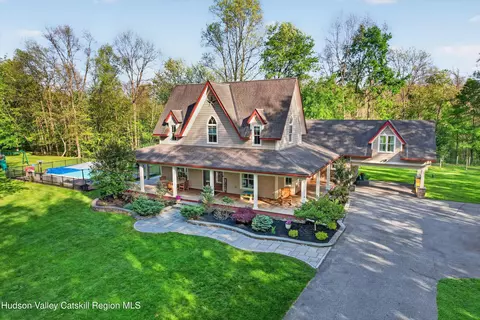Exterior - 34 Sycamore Dr, Wallkill, NY 12589 photo 3 of 12