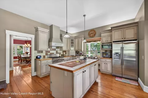 Kitchen - 34 Sycamore Dr, Wallkill, NY 12589 photo 2 of 5