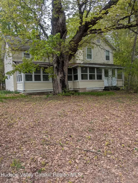 13 Mount Pleasant Rd, Mount Tremper, NY 12457
