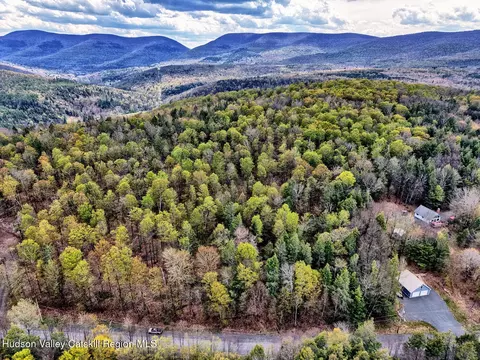 354 Terrace Dr, Prattsville, NY 12468