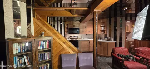 Entry Way - 184 Cloos Rd, Hunter, NY 12442 photo 5 of 8