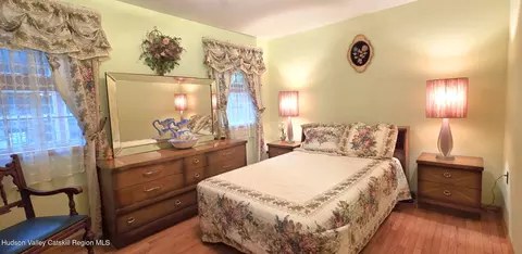 Bedroom - 184 Cloos Rd, Hunter, NY 12442 photo 4 of 7