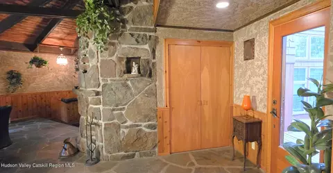 Entry Way - 184 Cloos Rd, Hunter, NY 12442 photo 2 of 8