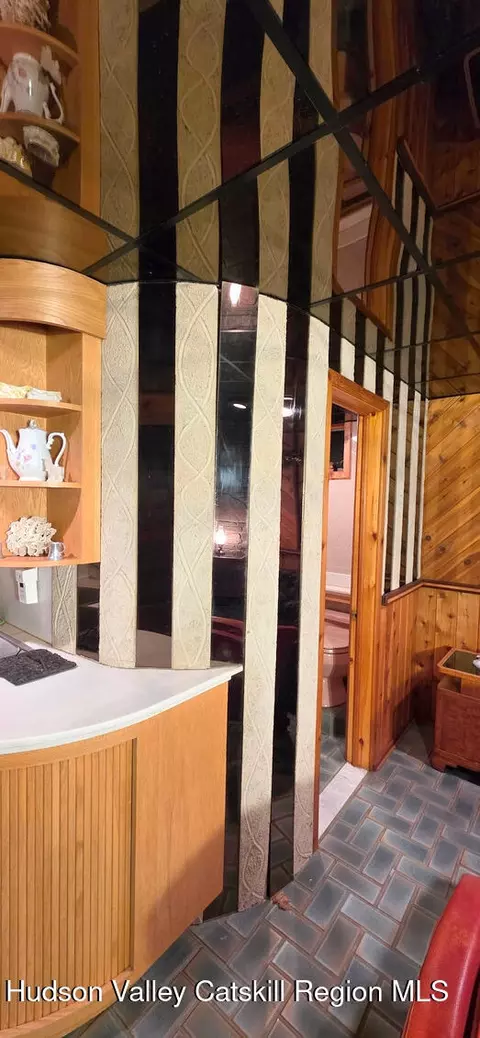 Entry Way - 184 Cloos Rd, Hunter, NY 12442 photo 6 of 8