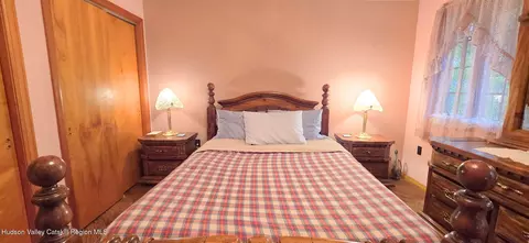 Bedroom - 184 Cloos Rd, Hunter, NY 12442 photo 1 of 7