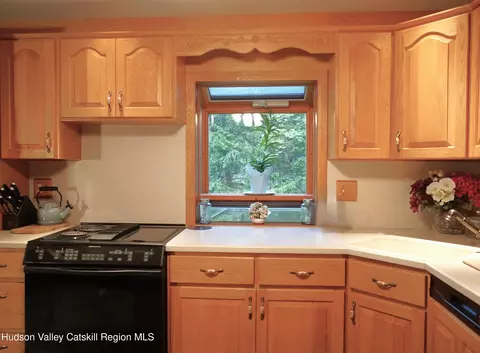 Kitchen - 184 Cloos Rd, Hunter, NY 12442 photo 2 of 3
