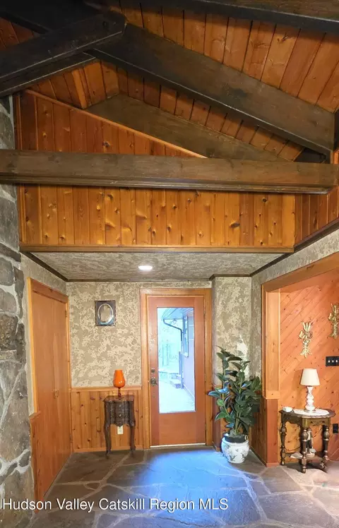 Entry Way - 184 Cloos Rd, Hunter, NY 12442 photo 3 of 8