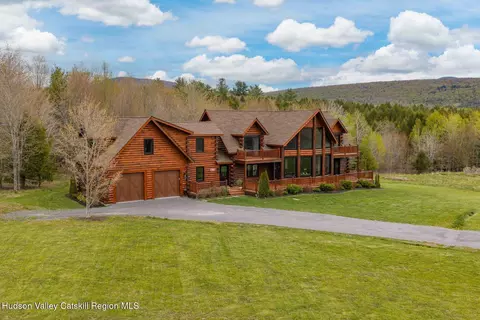 27 Anchor Camp Rd, Windham, NY 12496