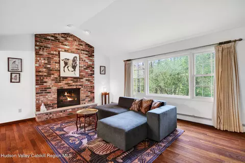 35 Cedar Ridge Rd, Stone Ridge, NY 12484
