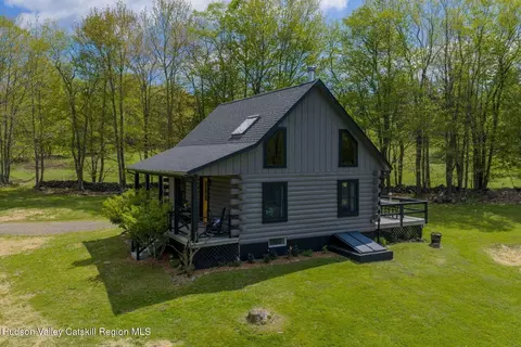 206 Autumn Breeze Rd, Denver, NY 12421