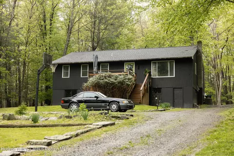 20 Dove Ln, Kerhonkson, NY 12446