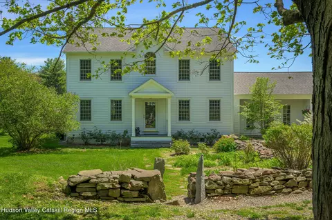 160 Beale Rd, Chatham, NY 12037