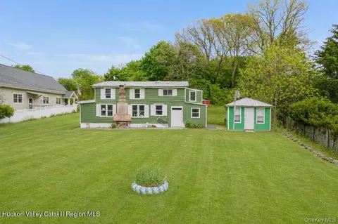 25 Phillips Ave, Highland, NY 12528