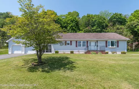 140 Elm St, Saugerties, NY 12477