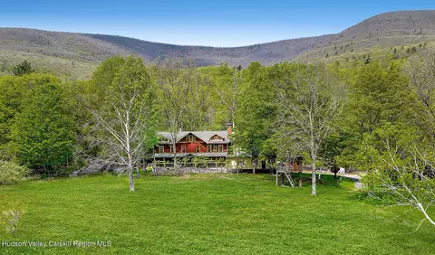 43 Augustine Rd, Saugerties, NY 12477