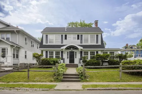 2 Jenkins Pkwy, Hudson, NY 12534