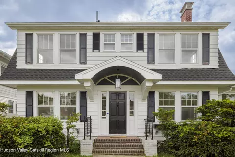 2 Jenkins Pkwy, Hudson, NY 12534