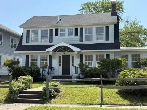 2 Jenkins Pkwy, Hudson, NY 12534