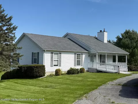 21 Ohandley Dr, Amenia, NY 12501