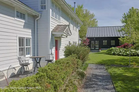 522-526 Washington St, Hudson, NY 12534