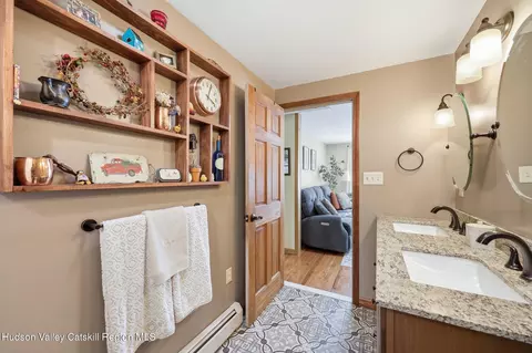 Bath - 68 Ridge Rd, Wallkill, NY 12589 photo 2 of 4
